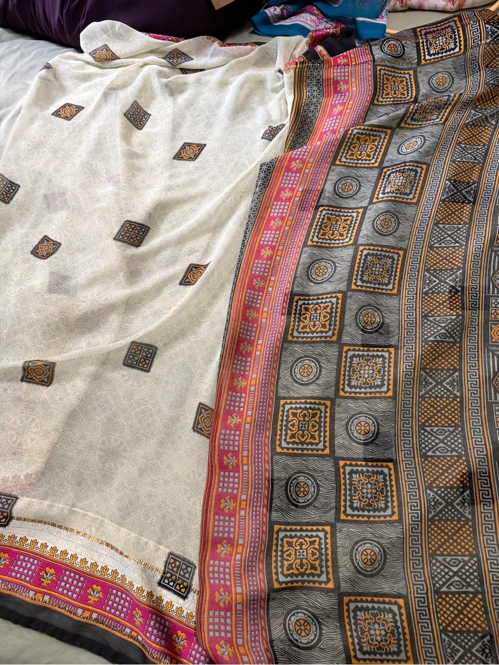 Printed Geometric Border Saree in Cream, Gray and Pink